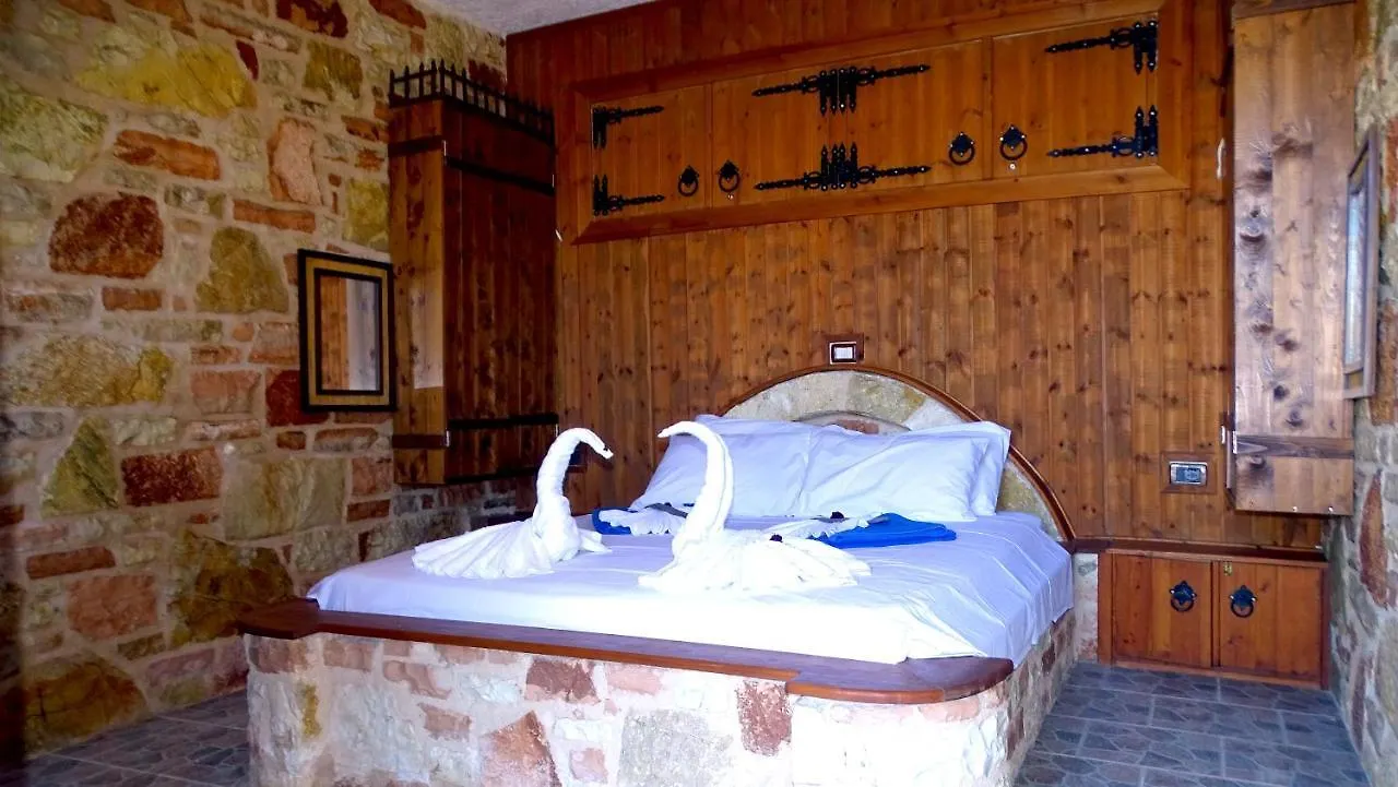 Limni Resort Ksamil 4*,  Albanien
