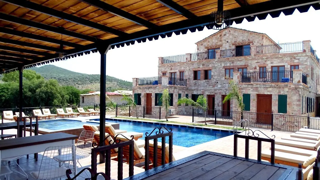 Limni Resort 사밀 4*,  알바니아